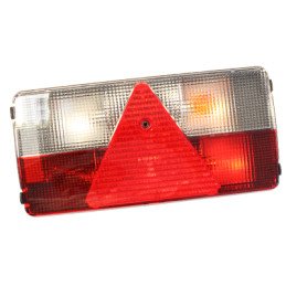 Piekabes aizmugurējais...